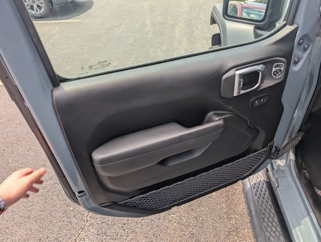 Used 2025 Jeep Gladiator Mojave AWD/4WD image 15
