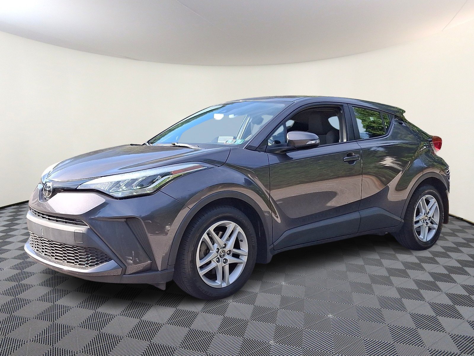 Certified 2021 Toyota C-HR LE FWD image 3