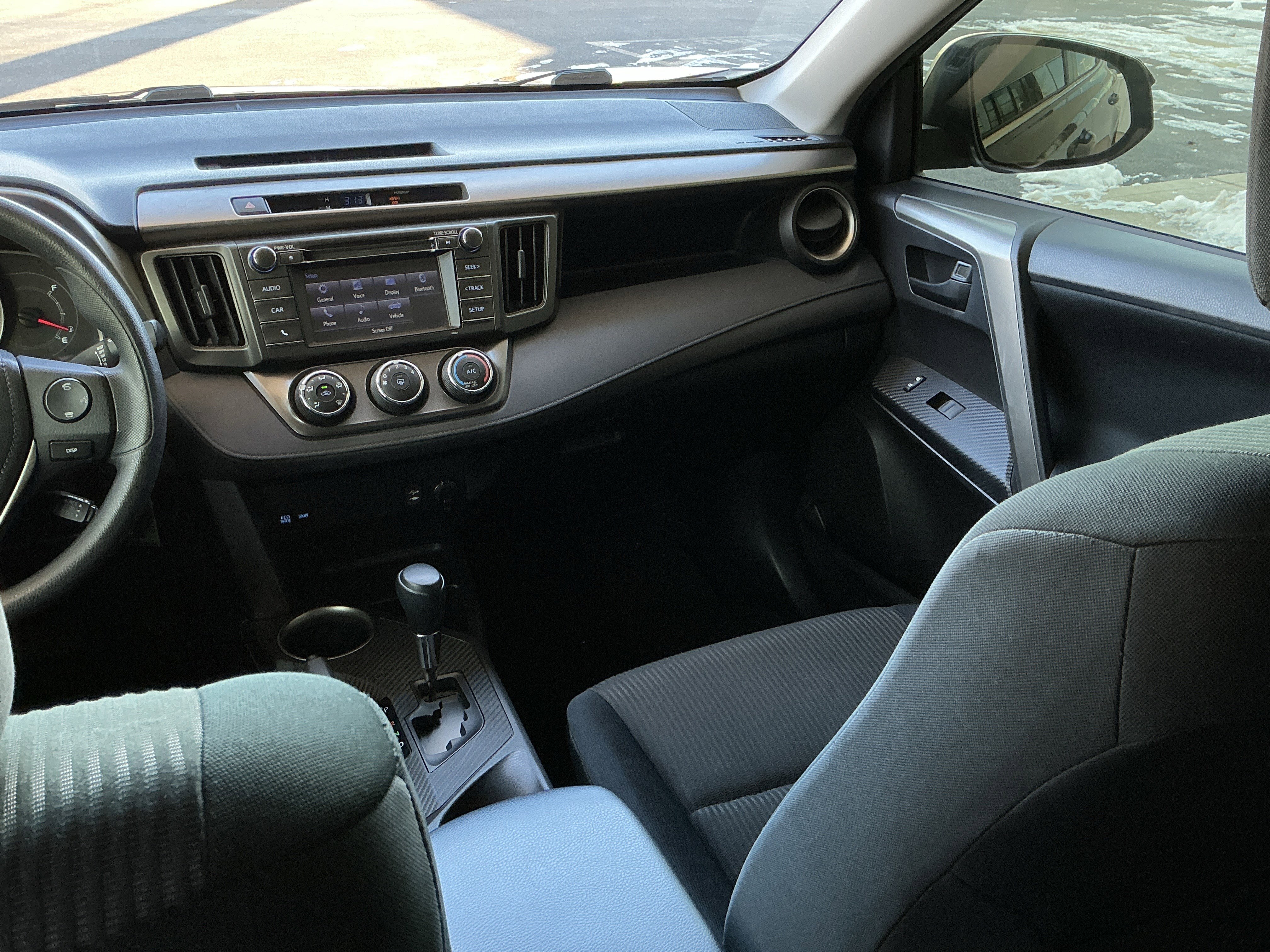 Used 2014 Toyota RAV4 LE image 16