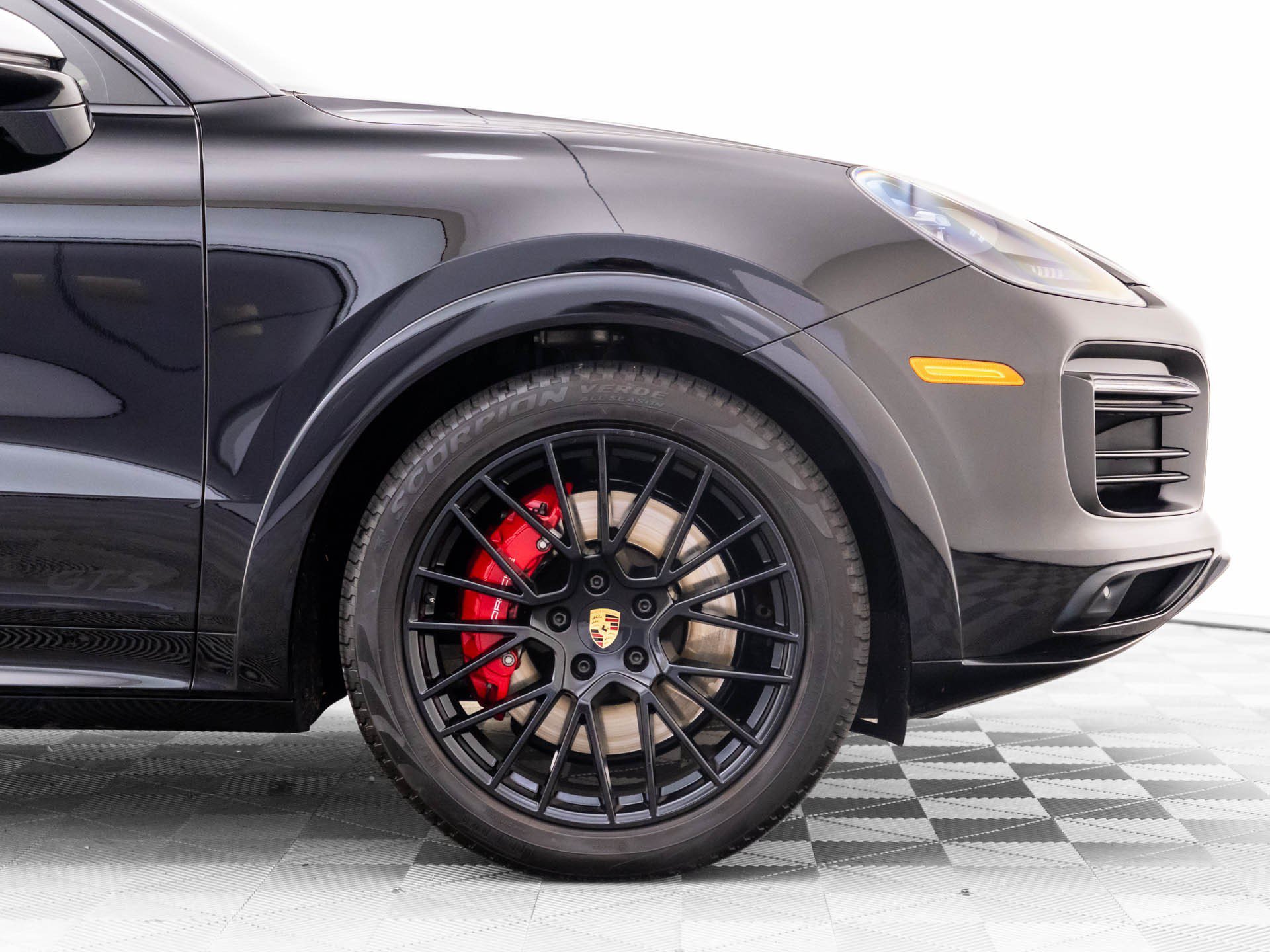 Certified 2022 Porsche Cayenne GTS AWD/4WD image 34