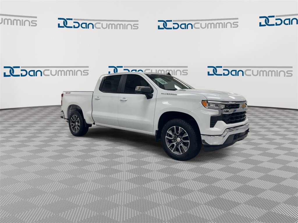 Used 2024 Chevrolet Silverado 1500 LT image 2