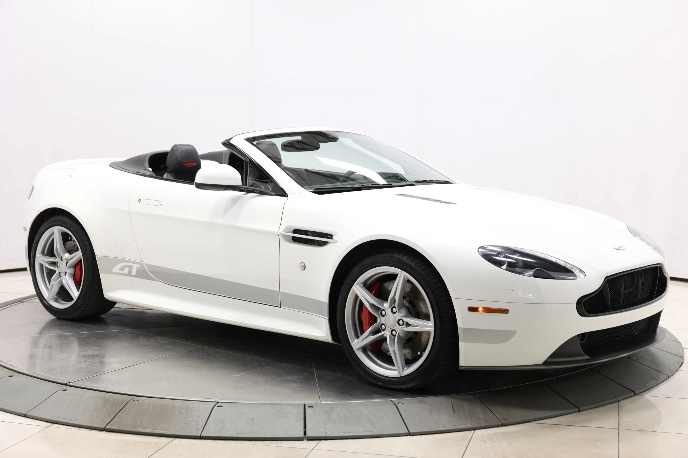 Used 2016 Aston Martin V8 Vantage GT RWD image 67
