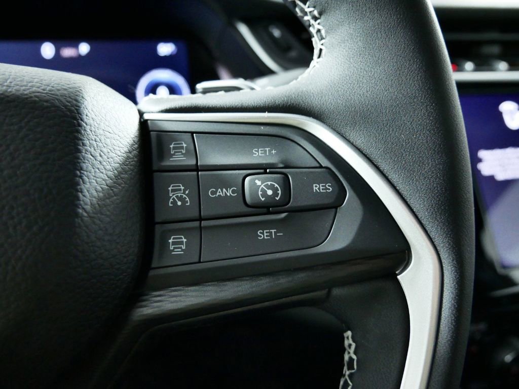 Certified 2024 Jeep Grand Cherokee Altitude image 40