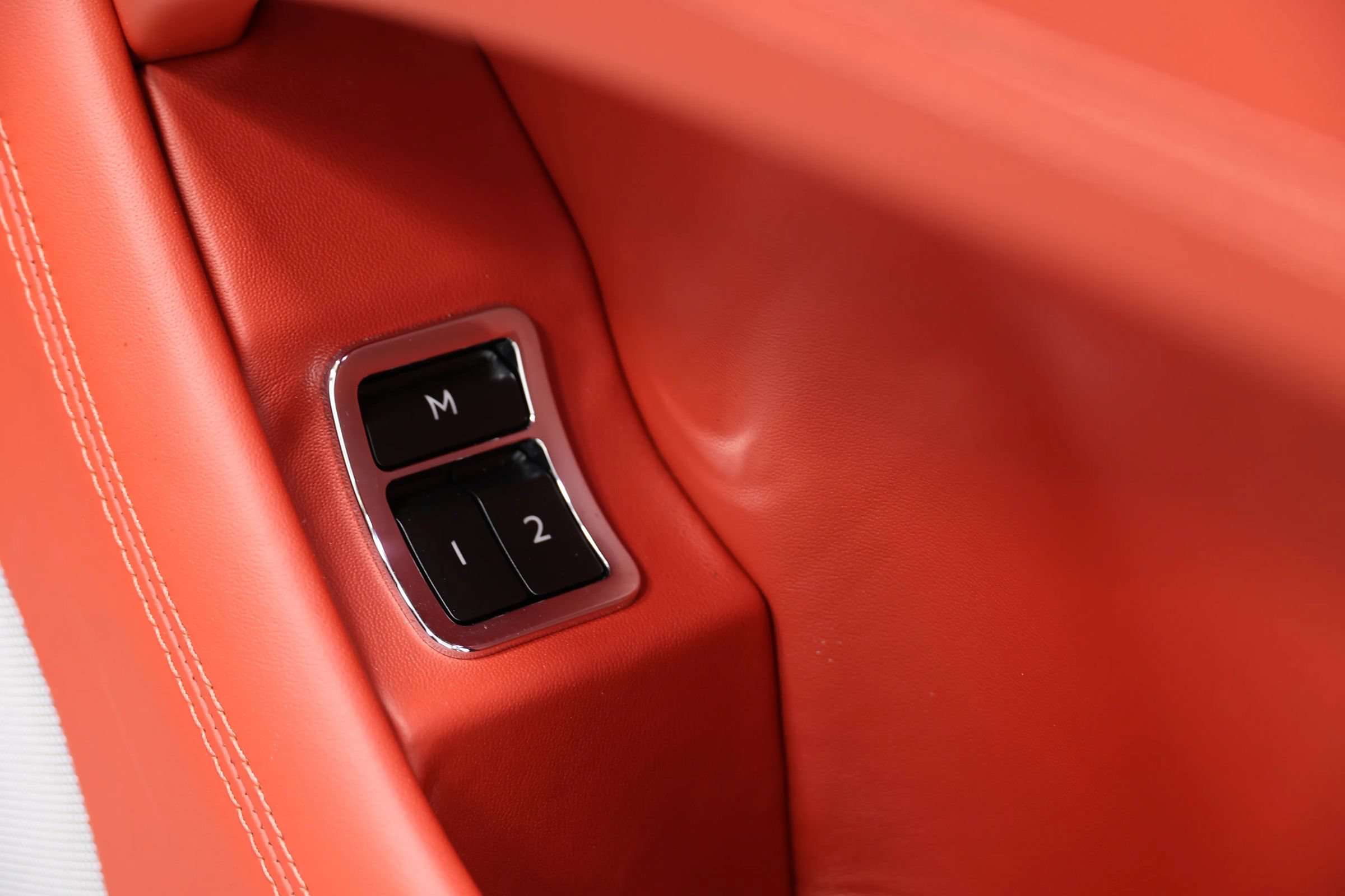Used 2022 Bentley Bentayga AWD/4WD image 98