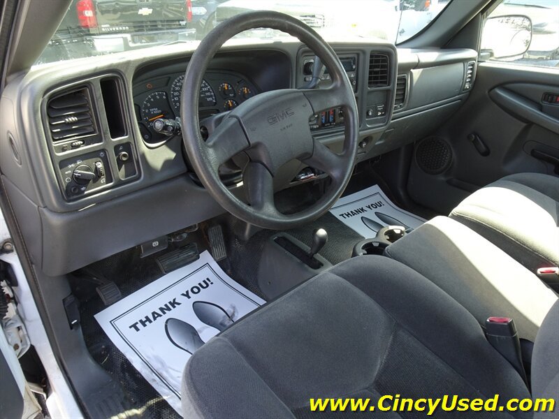 Used 2005 GMC Sierra 2500 W/T w/ Snow Plow Prep Package AWD/4WD image 9