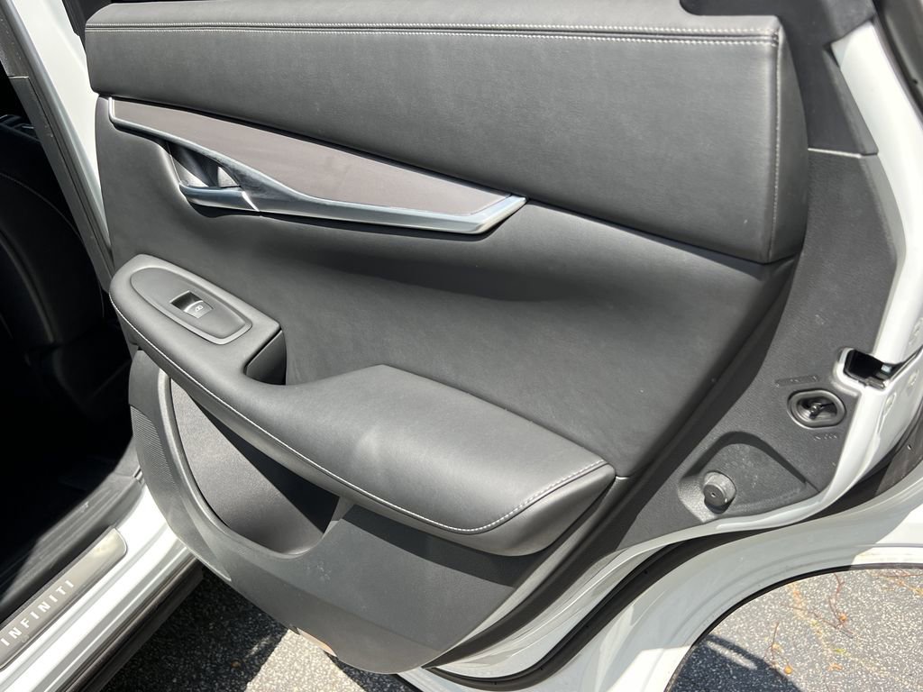 Used 2023 INFINITI QX50 Luxe FWD image 14