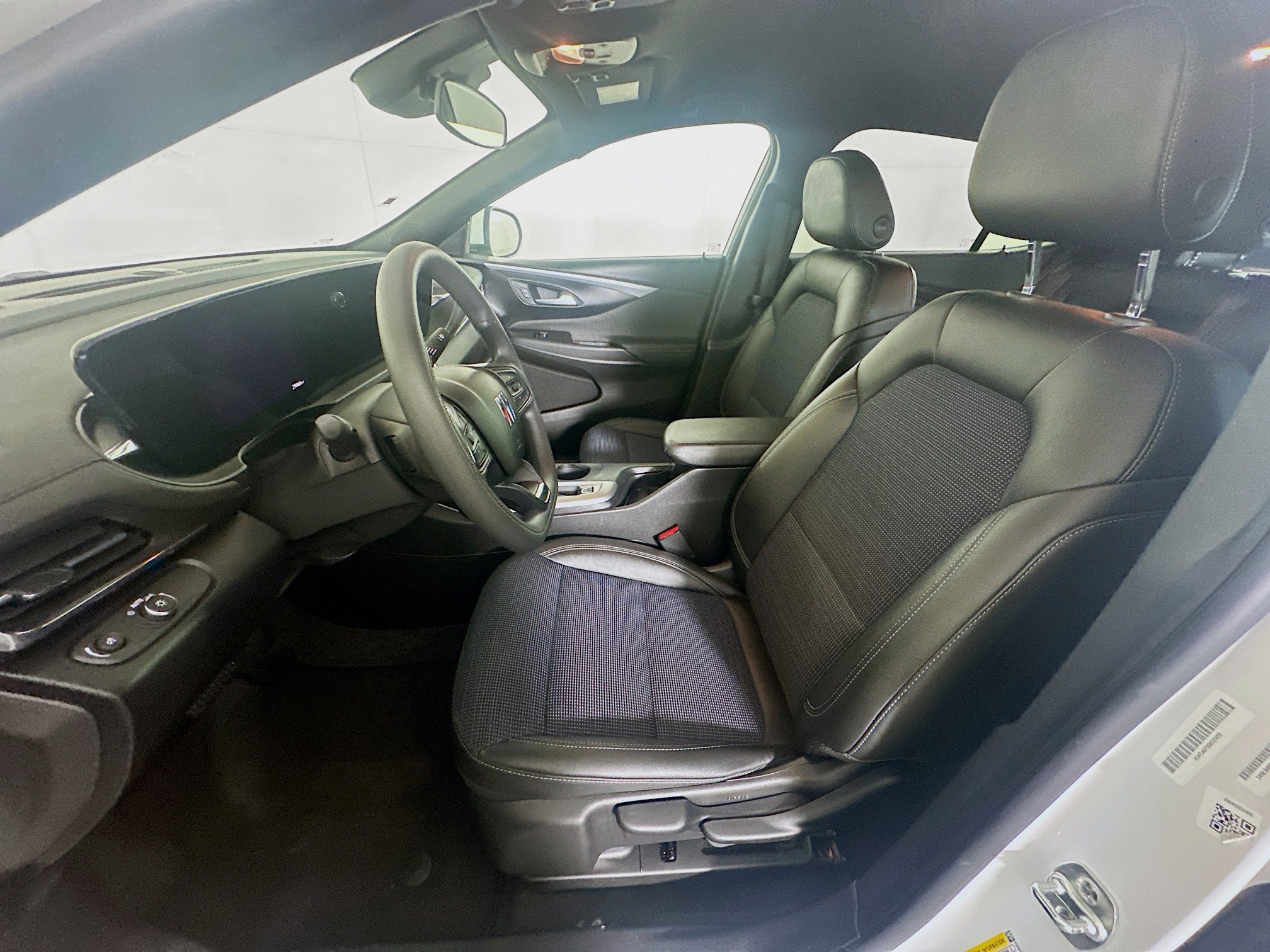 Used 2025 Buick Envista Preferred FWD image 13