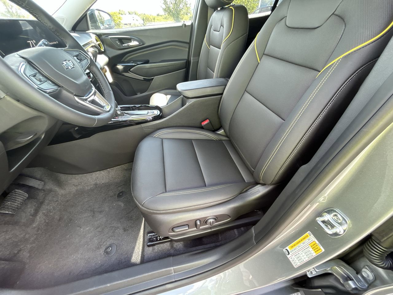 New 2025 Chevrolet Trax ACTIV w/ Driver Confidence Package FWD image 24