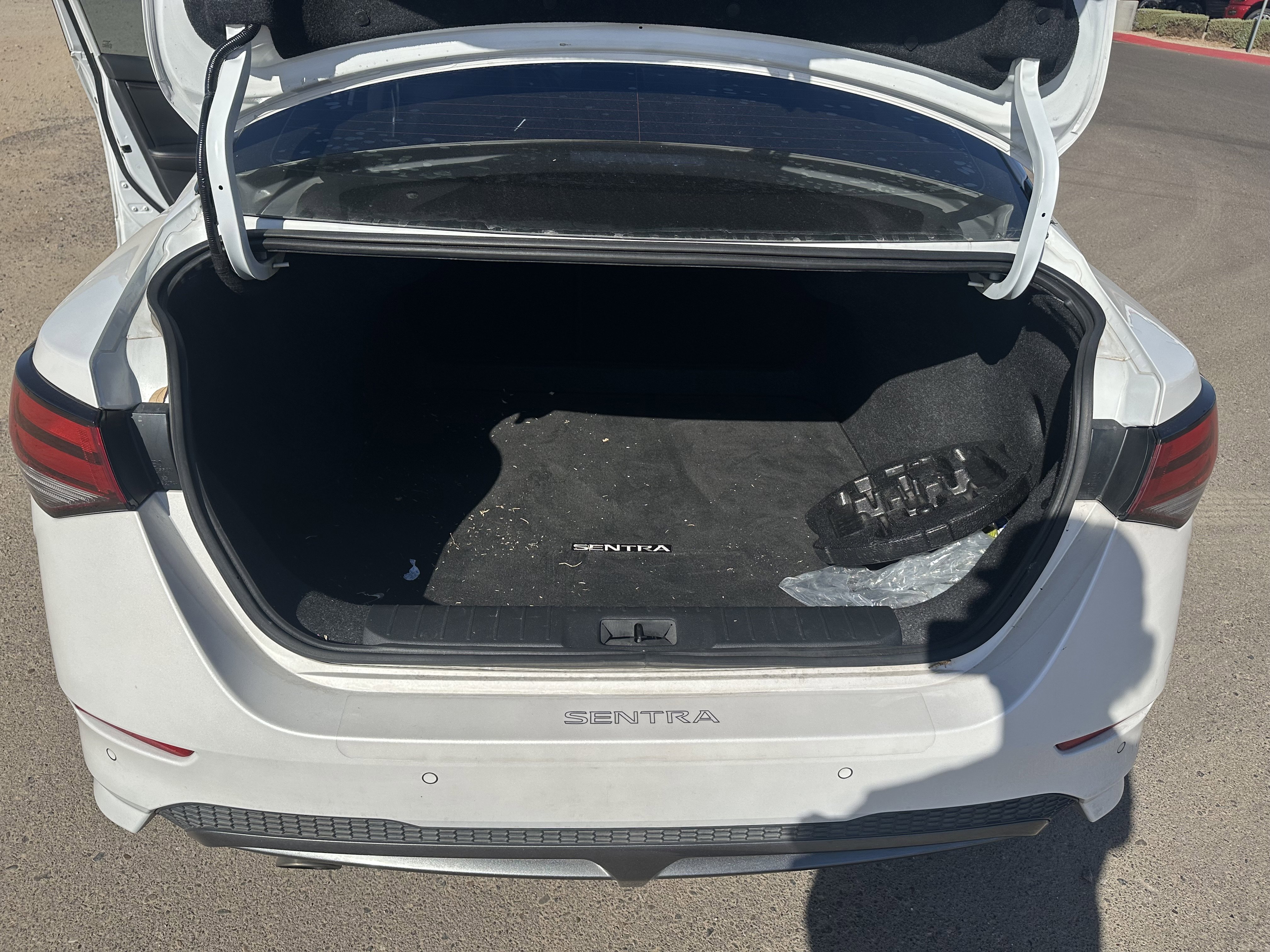 Used 2021 Nissan Sentra SR w/ SR Premium Package FWD image 21
