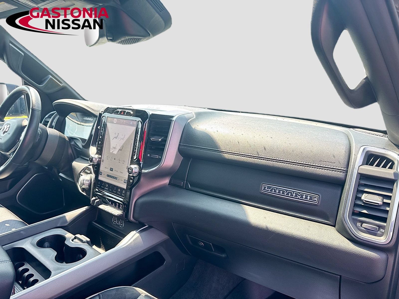 Used 2022 RAM 1500 Laramie w/ Sport Appearance Package AWD/4WD image 39