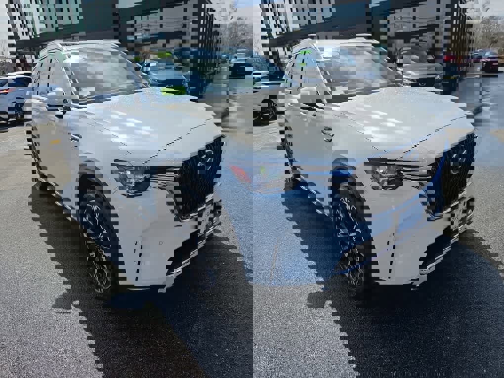 Used 2024 MAZDA CX-90 Plug-In Hybrid w/ Premium Pkg image 4