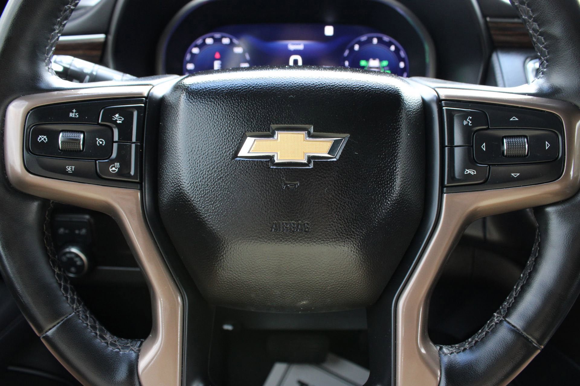Used 2023 Chevrolet Suburban High Country AWD/4WD image 33