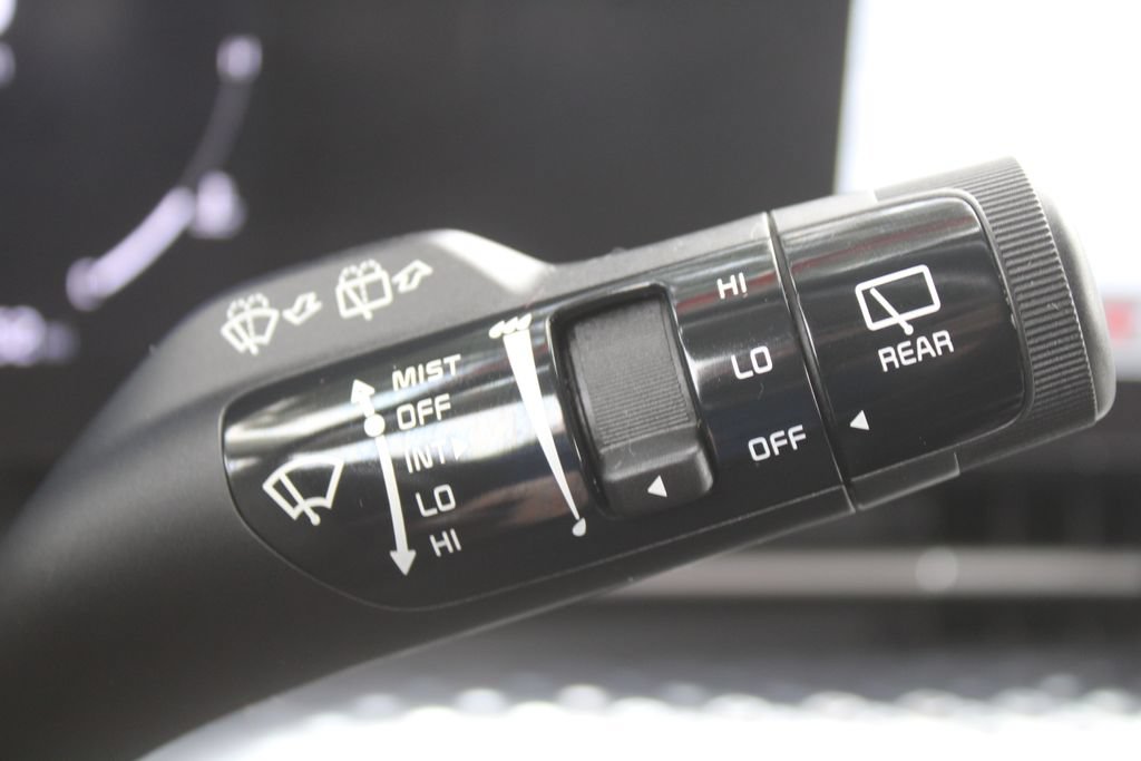 Used 2023 Kia Carnival SX Prestige FWD image 42
