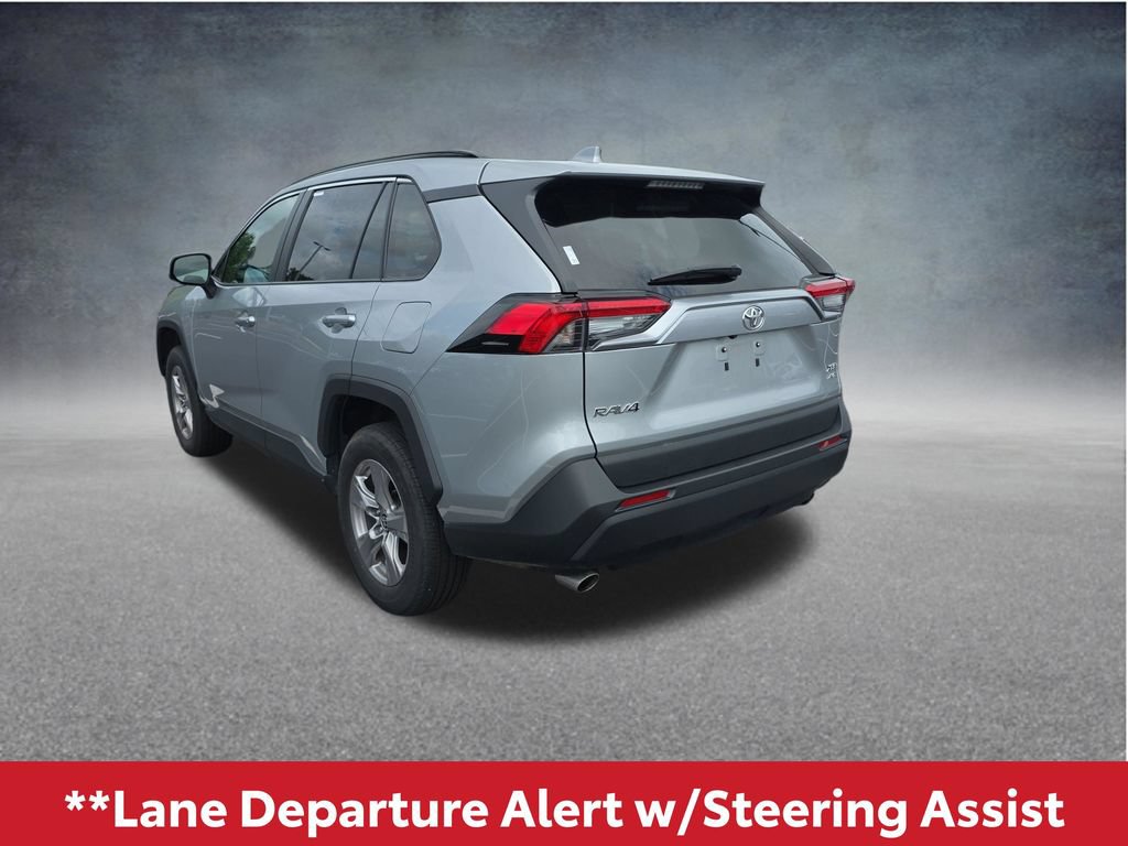 Used 2025 Toyota RAV4 XLE AWD/4WD image 10