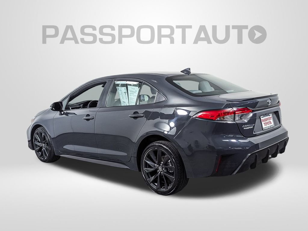 Used 2024 Toyota Corolla SE image 3