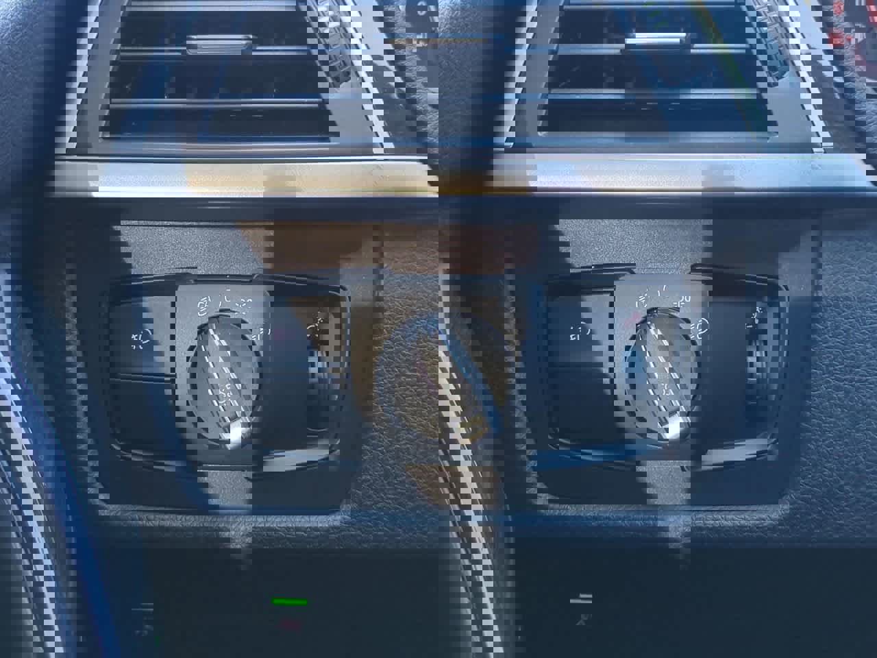 Used 2018 BMW 330e w/ Premium Package image 18