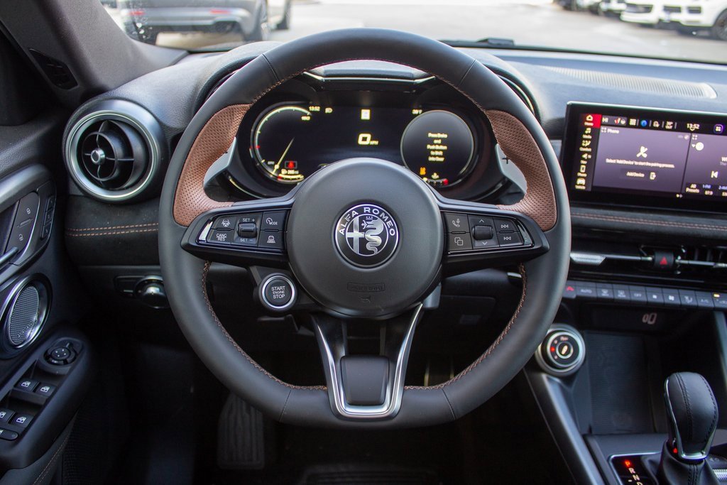 New 2025 Alfa Romeo Tonale image 14