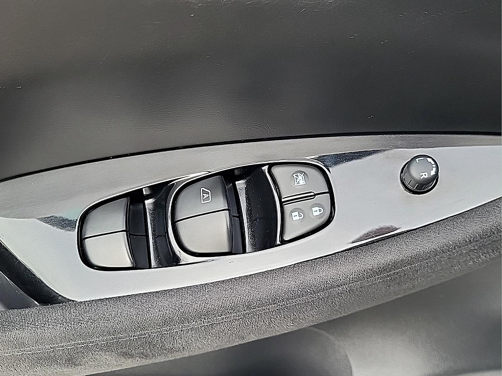 Used 2014 Nissan Leaf SV FWD image 14