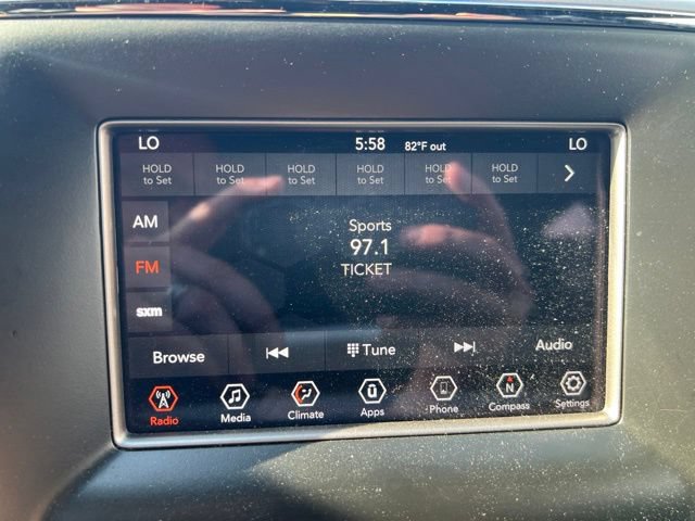 Certified 2020 Jeep Grand Cherokee Laredo AWD/4WD image 23