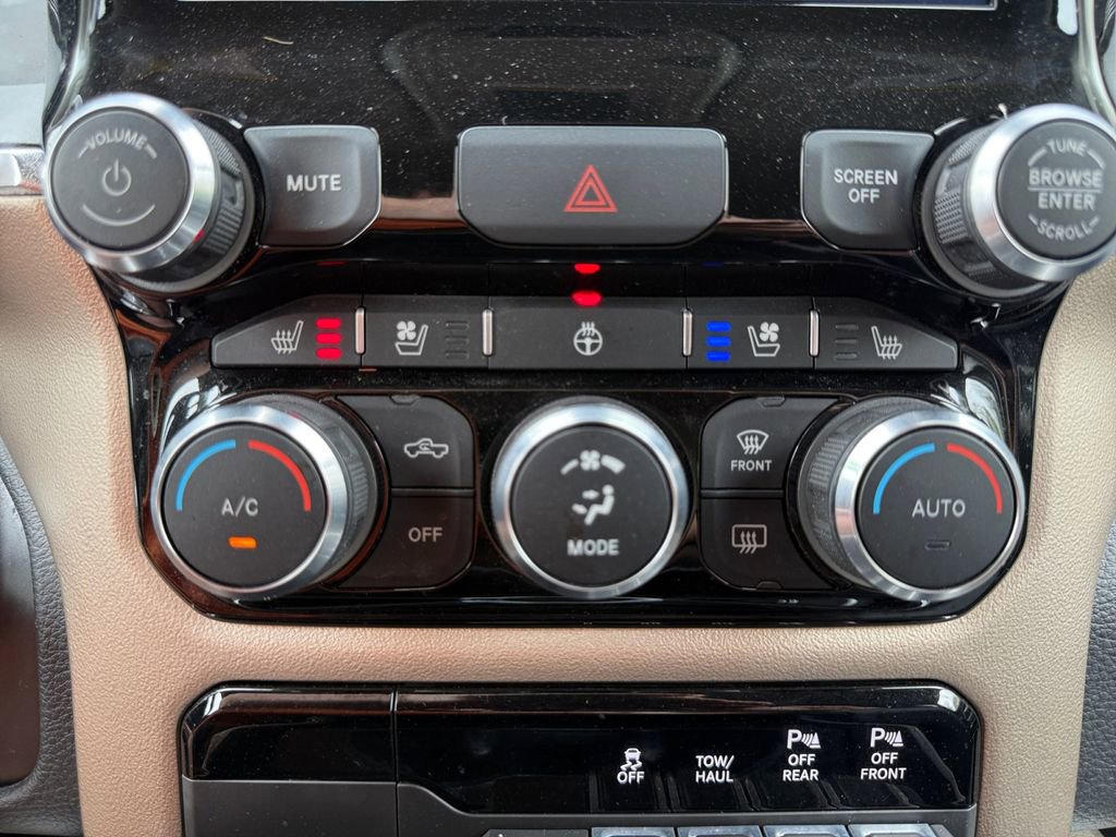 Used 2022 RAM 1500 Laramie AWD/4WD image 29