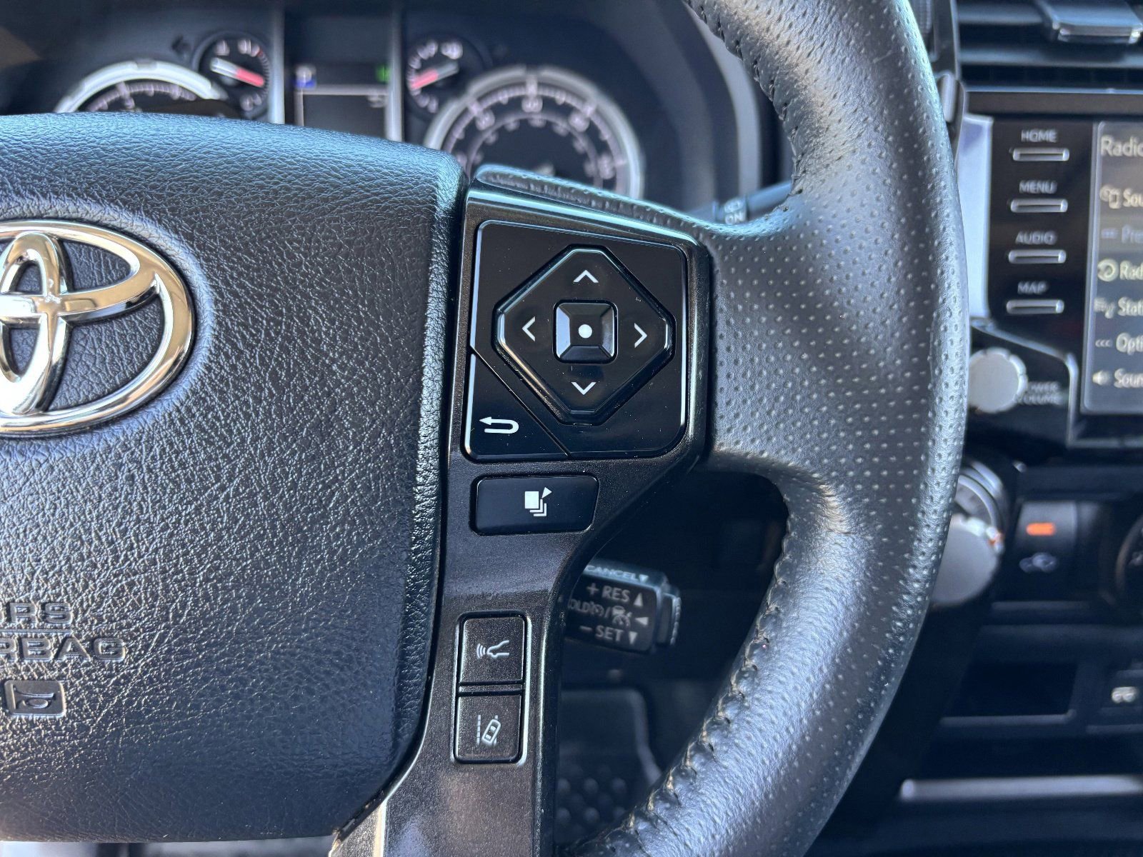 Used 2022 Toyota 4Runner TRD Off-Road Premium AWD/4WD image 31