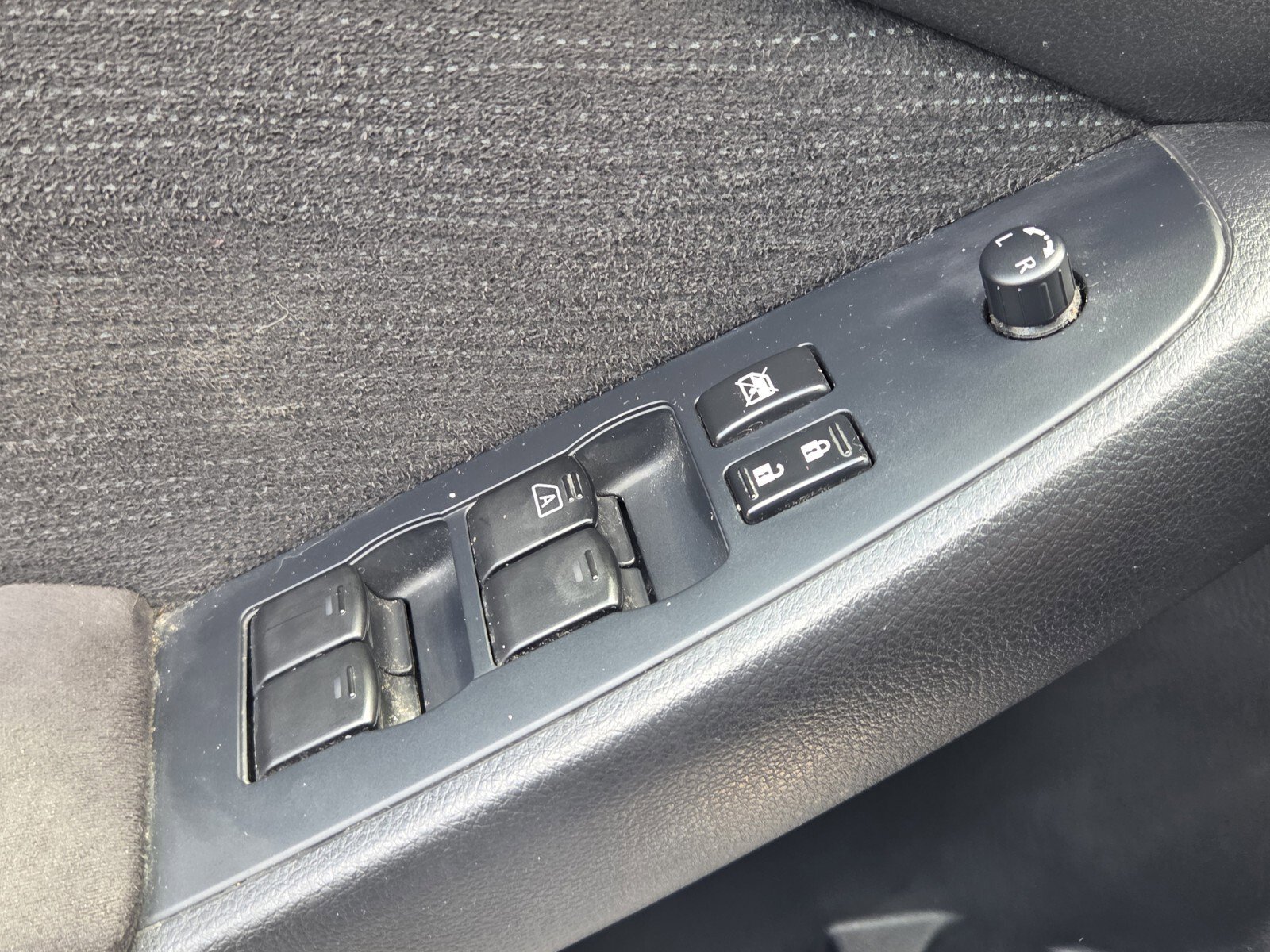 Used 2011 Nissan Altima 2.5 S FWD image 13