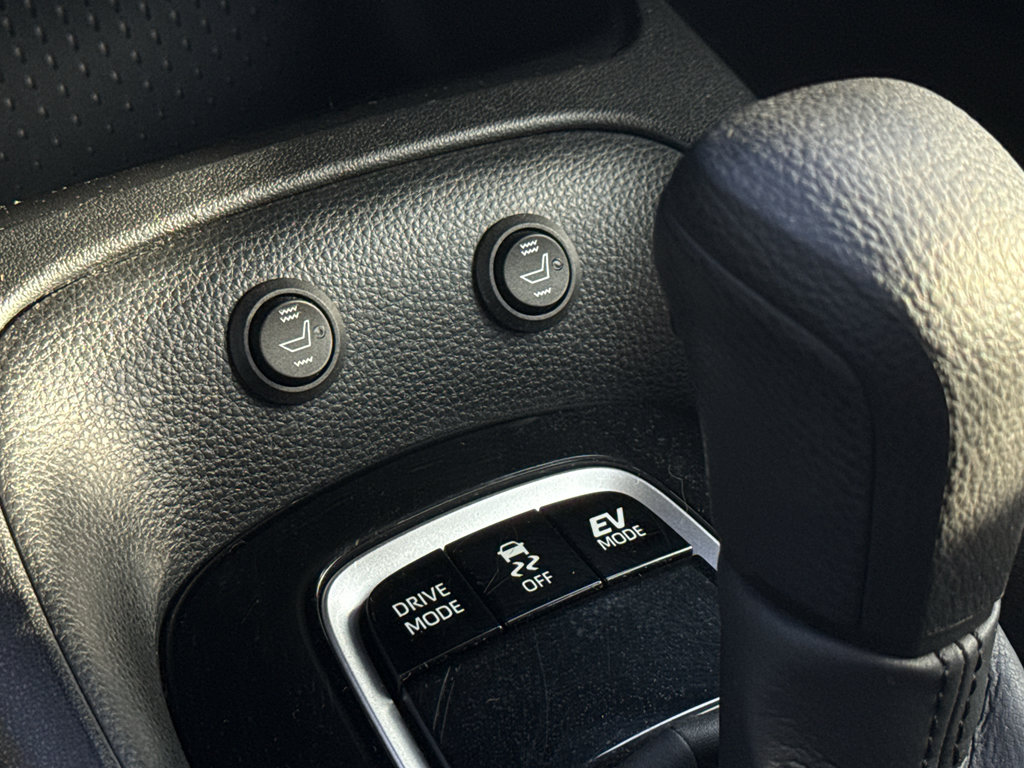 Used 2022 Toyota Corolla LE FWD image 33