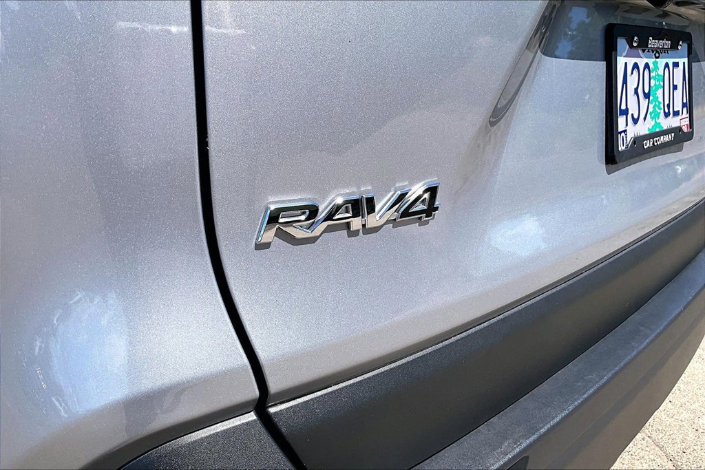 Used 2024 Toyota RAV4 LE AWD/4WD image 33