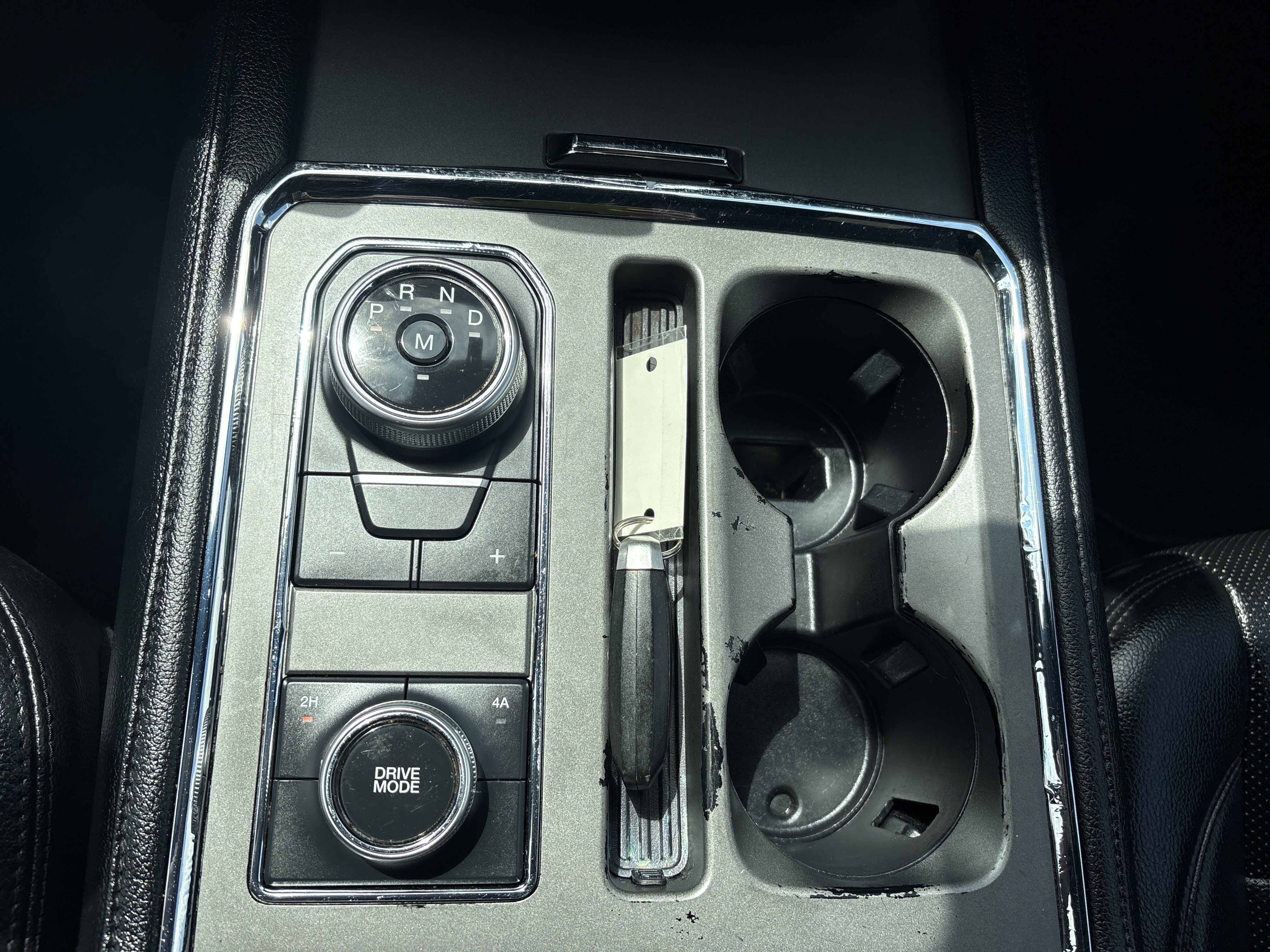 Used 2020 Ford Expedition XLT w/ Equipment Group 202A AWD/4WD image 19