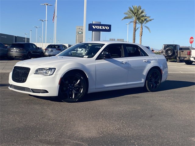 Used 2022 Chrysler 300 Touring w/ Sport Appearance Package image 2