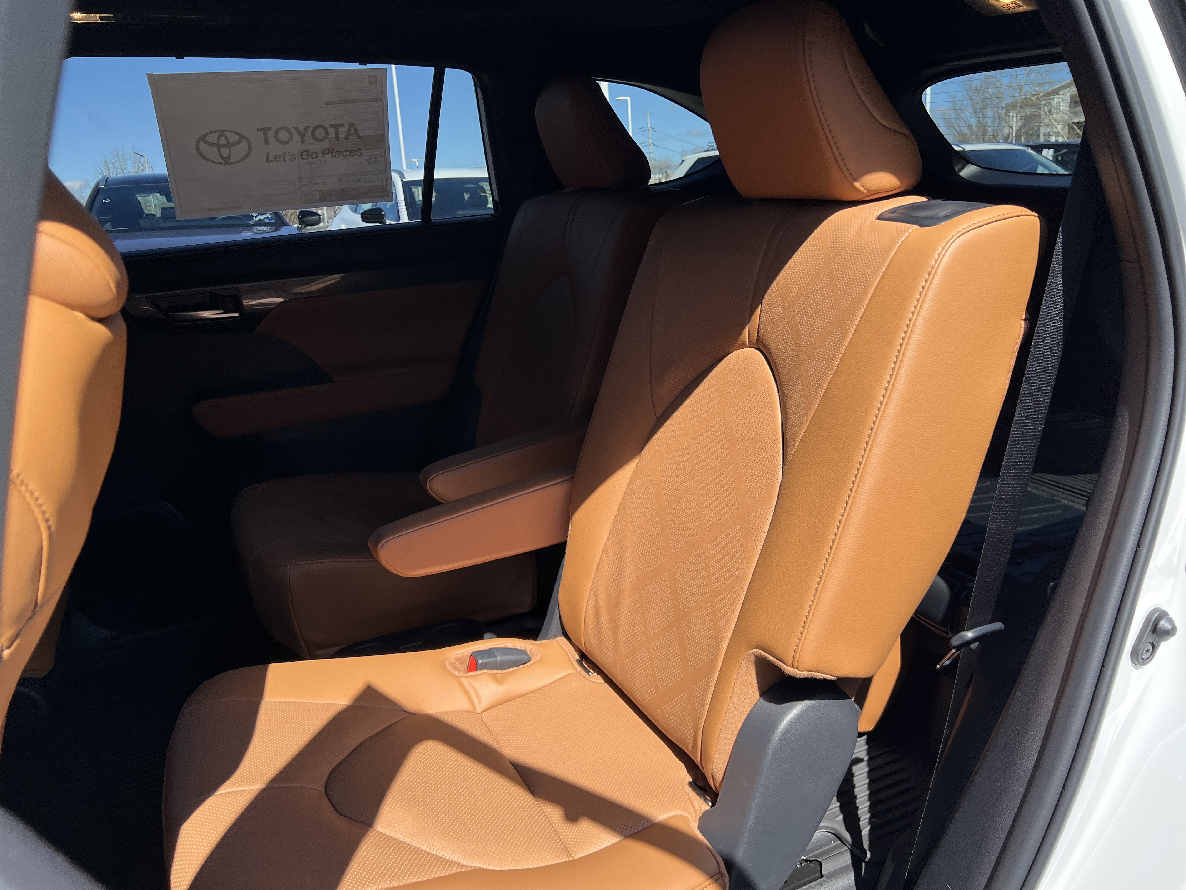 New 2026 Toyota Highlander Platinum image 14