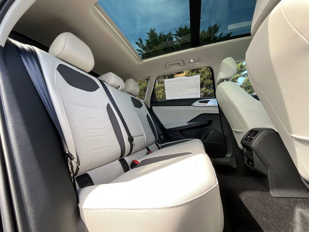 New 2025 Volkswagen Taos SE image 13