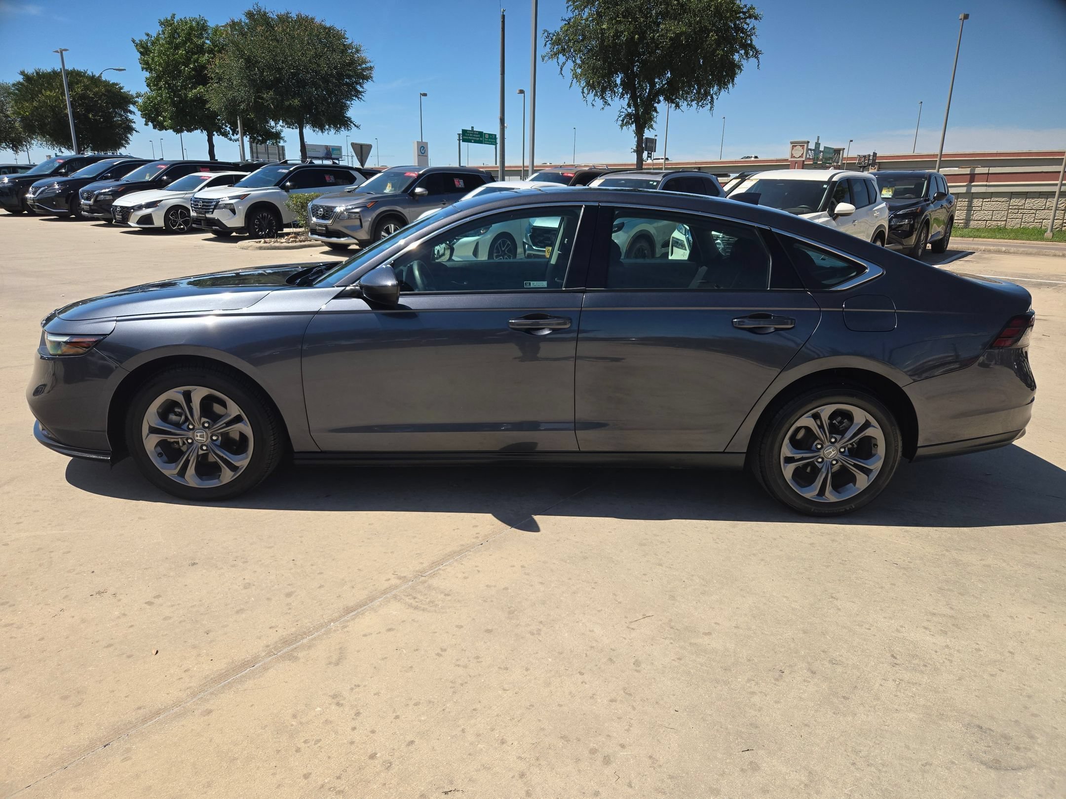 Used 2024 Honda Accord EX image 6