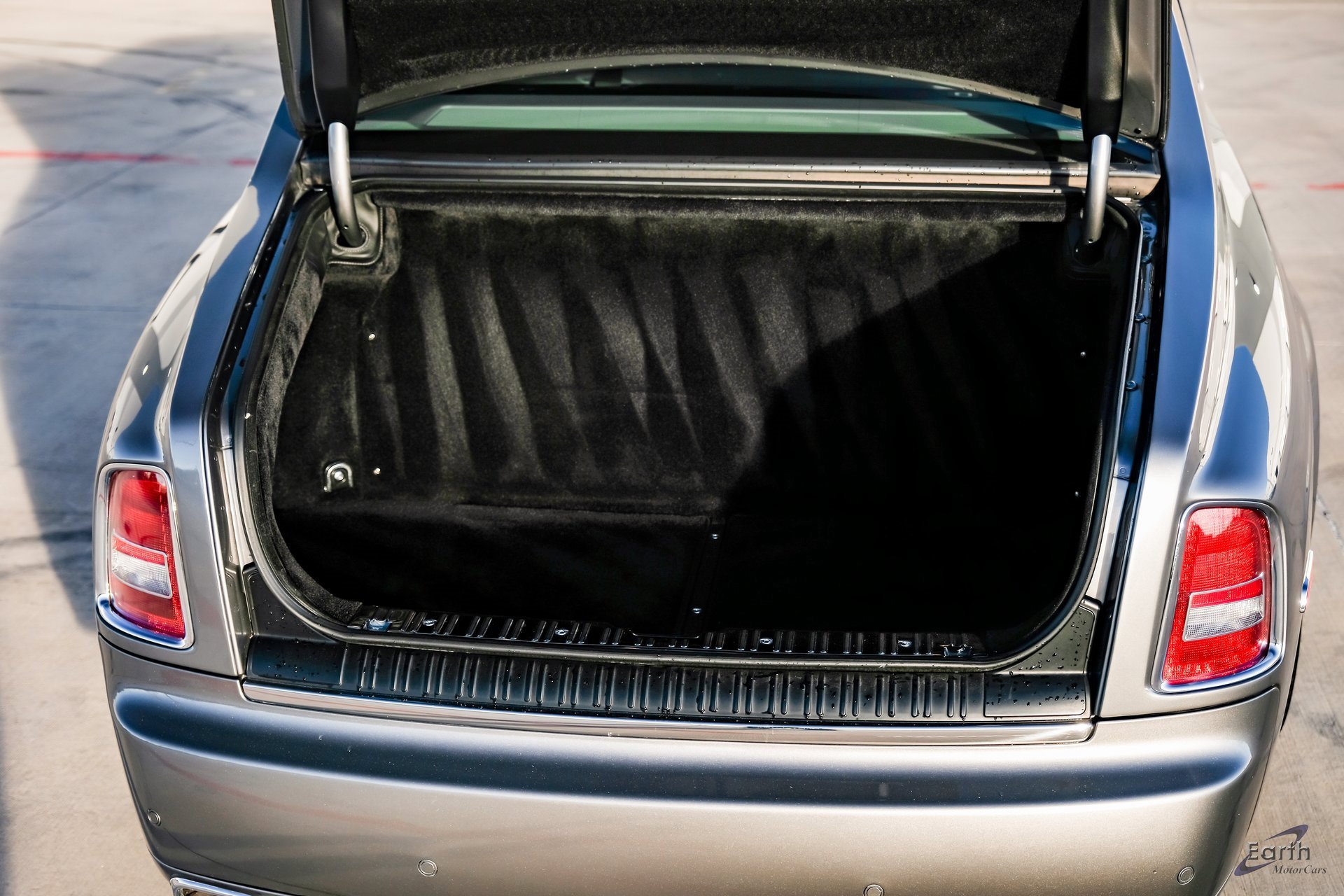 Used 2014 Rolls-Royce Phantom Sedan image 94