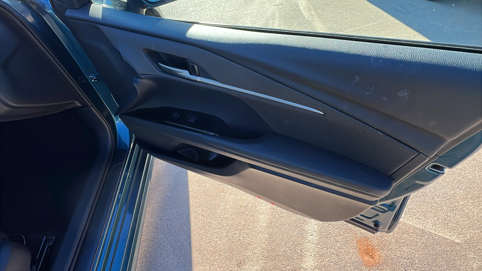 Used 2025 Toyota Camry SE image 19