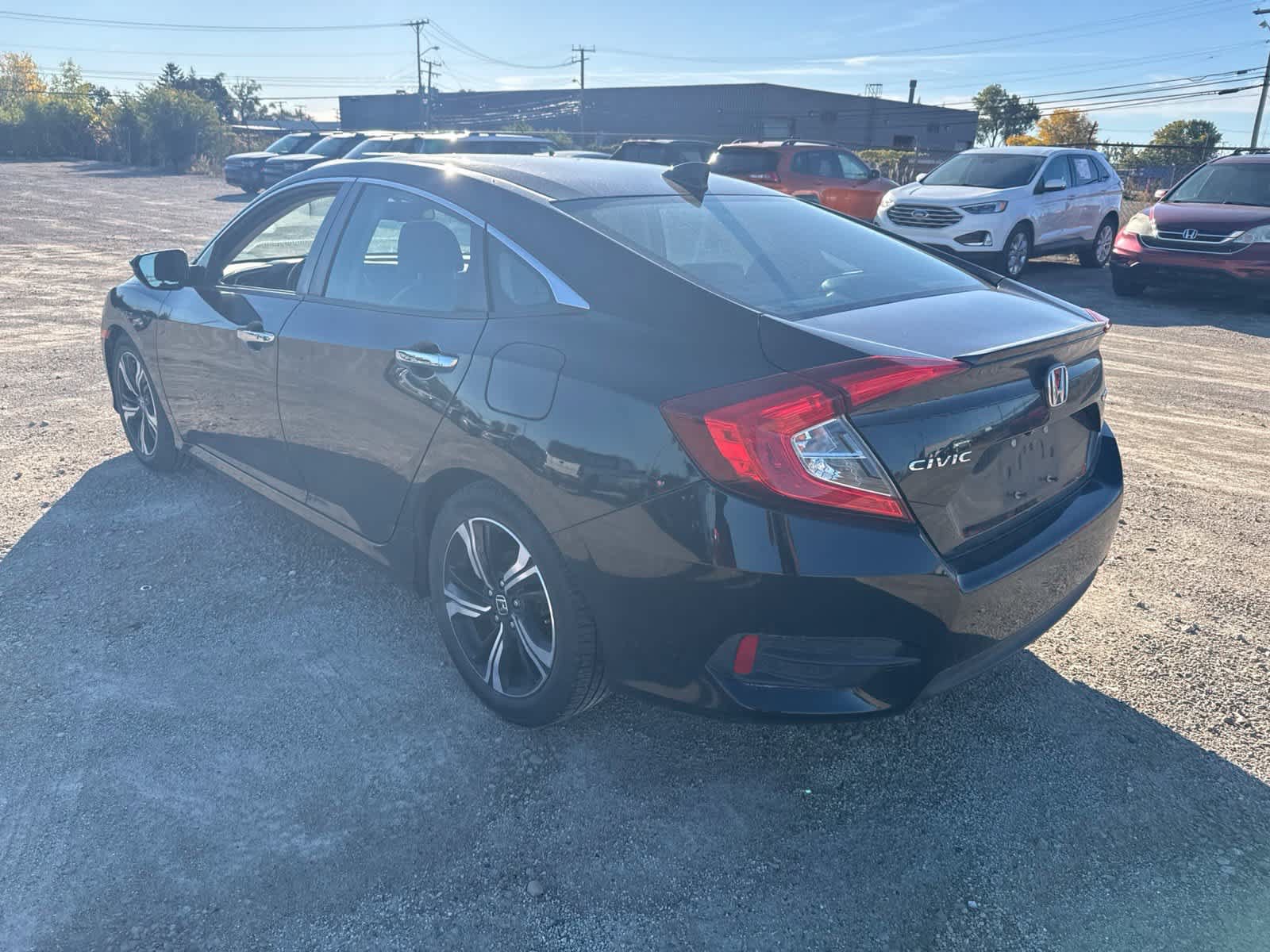 Used 2017 Honda Civic Touring image 2