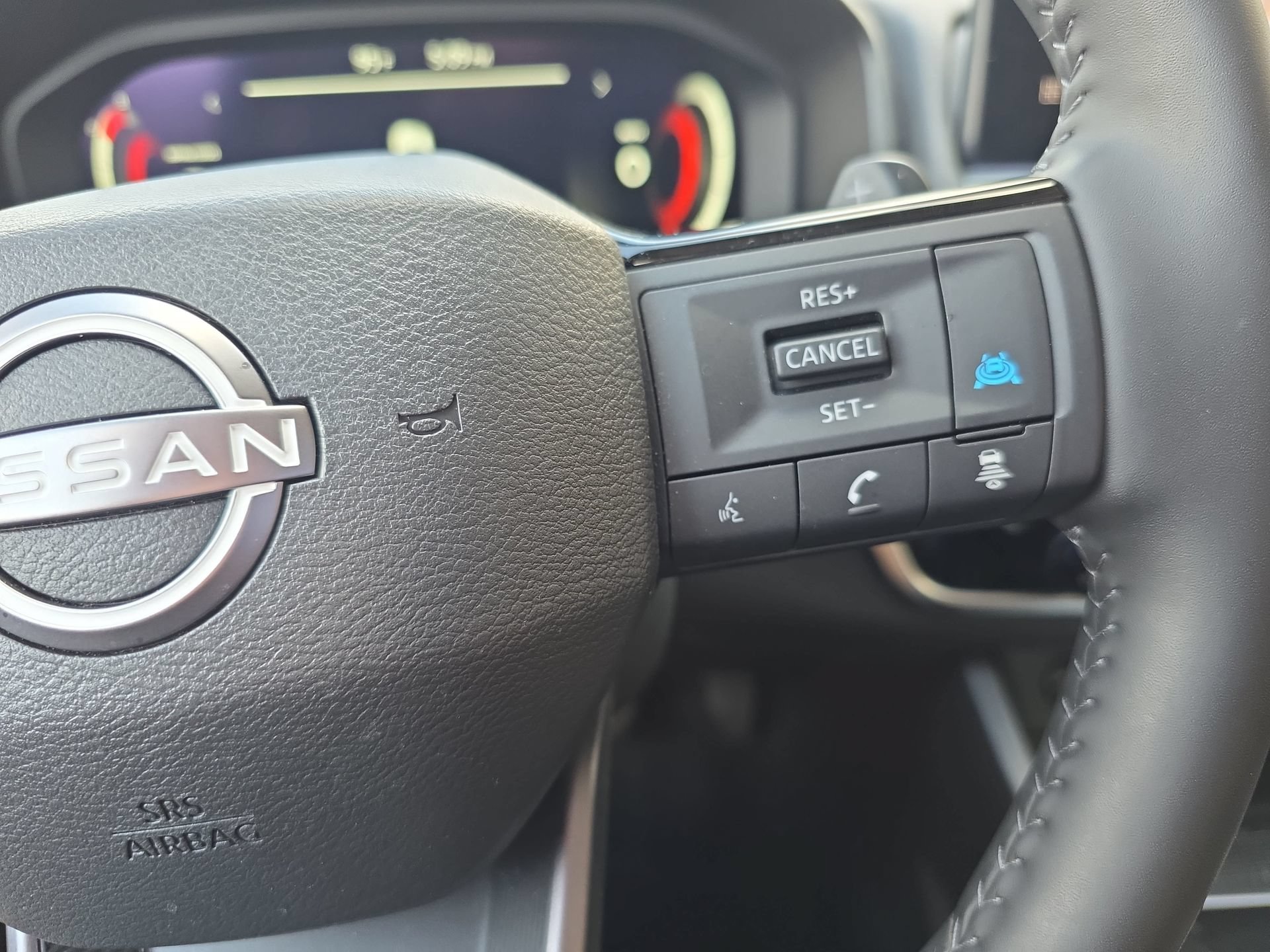 Used 2025 Nissan Rogue SL w/ SL Premium Package AWD/4WD image 18