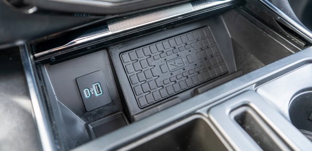 Used 2024 Ford F150 Lightning Platinum image 38