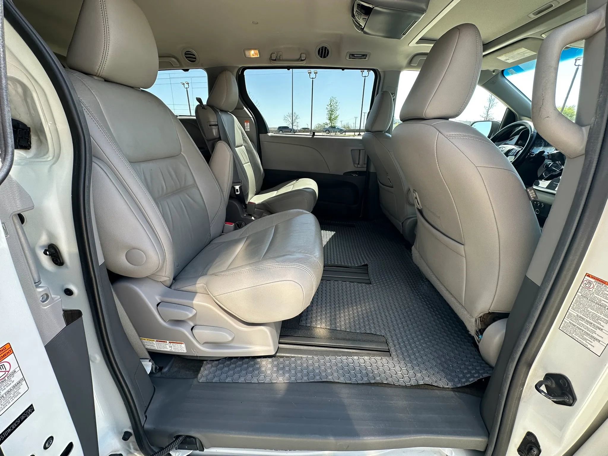 Used 2015 Toyota Sienna XLE image 19