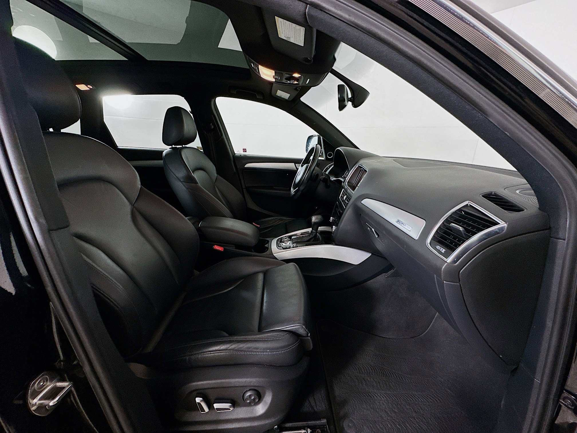 Used 2017 Audi Q5 2.0T Premium Plus w/ Technology Package image 33