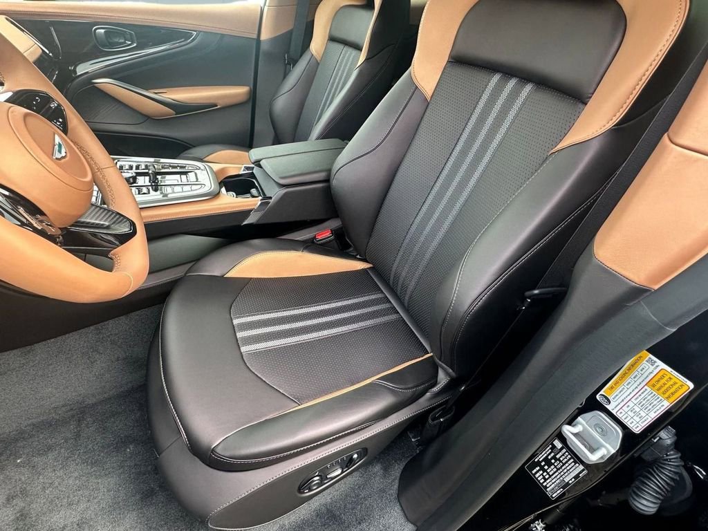 New 2026 Aston Martin DBX 707 image 4