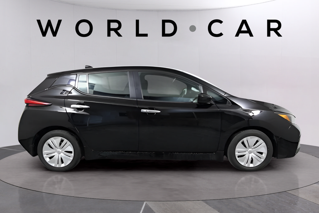 Used 2025 Nissan Leaf S FWD image 3