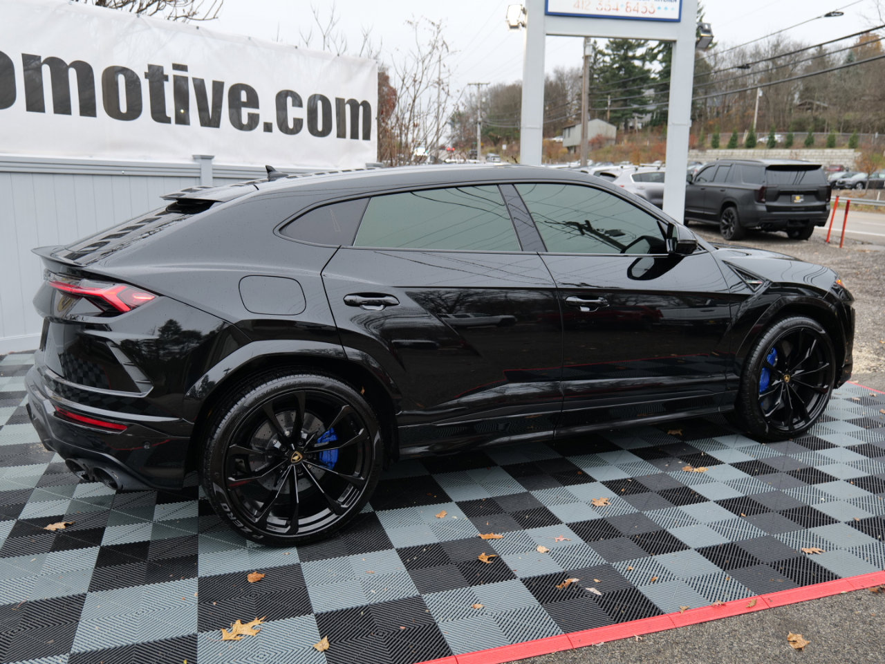 Used 2021 Lamborghini Urus image 5
