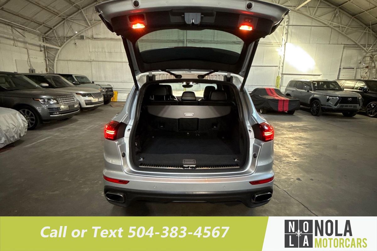 Used 2017 Porsche Cayenne Platinum Edition image 31