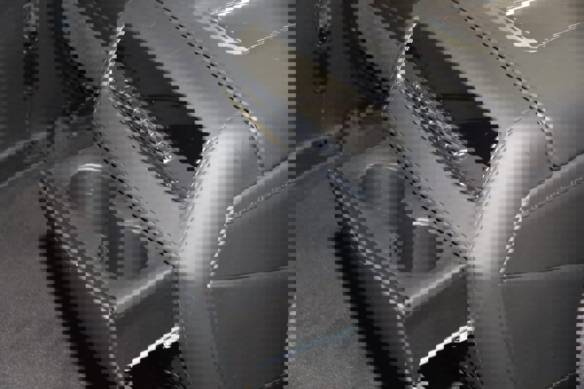 Used 2022 Cadillac Escalade ESV Premium Luxury image 18