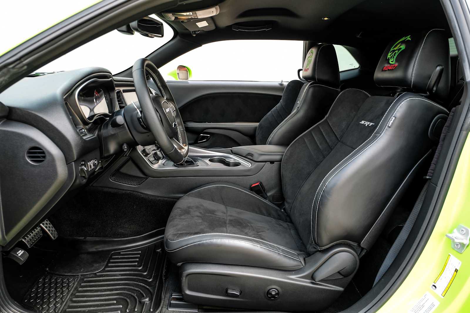 Used 2015 Dodge Challenger SRT Hellcat RWD image 4
