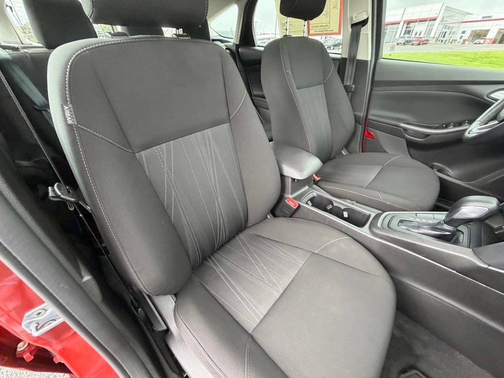 Used 2018 Ford Focus SEL w/ Cold Weather Package FWD image 33
