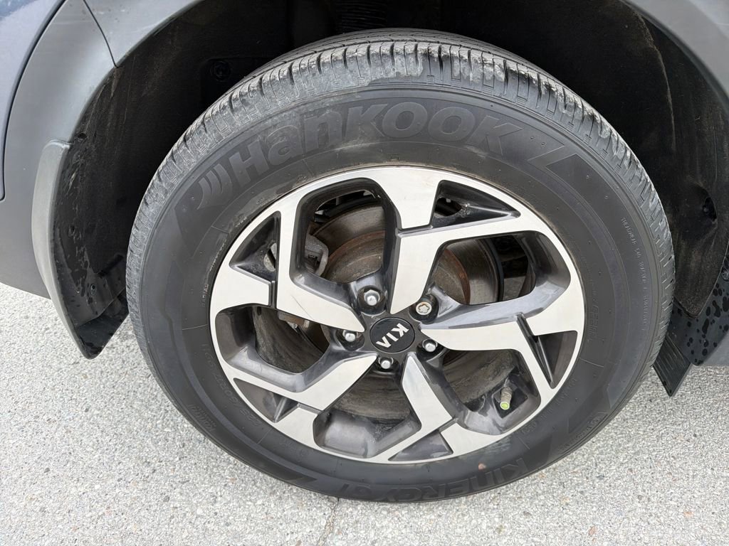 Used 2022 Kia Sportage LX image 14