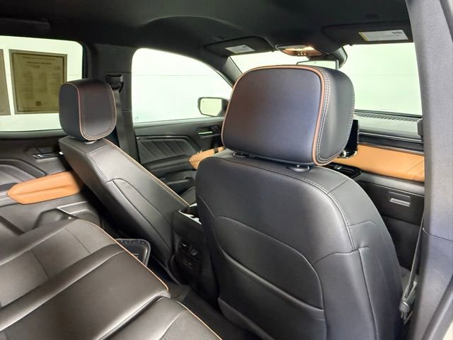 Used 2026 GMC Canyon AT4 image 46