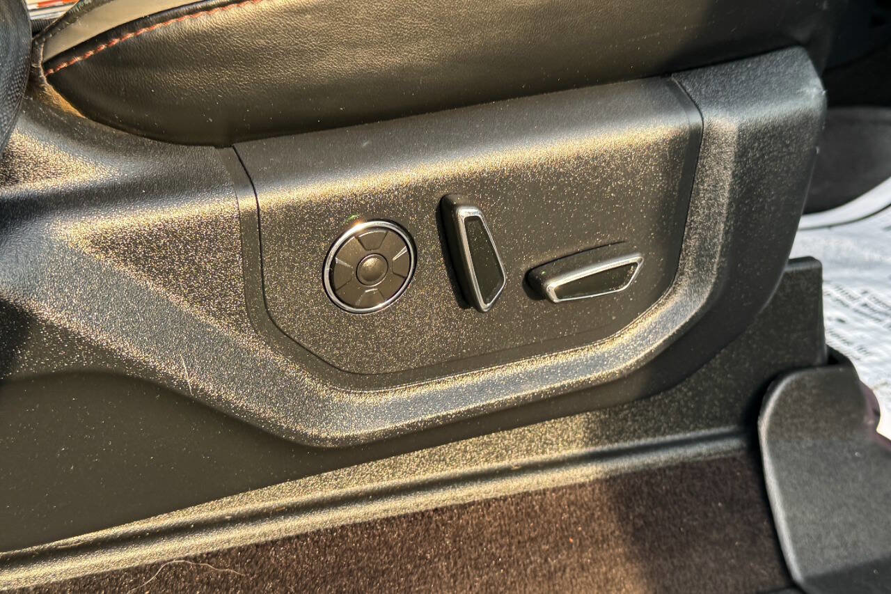 Used 2018 Ford F150 Platinum w/ Equipment Group 701A Luxury image 13